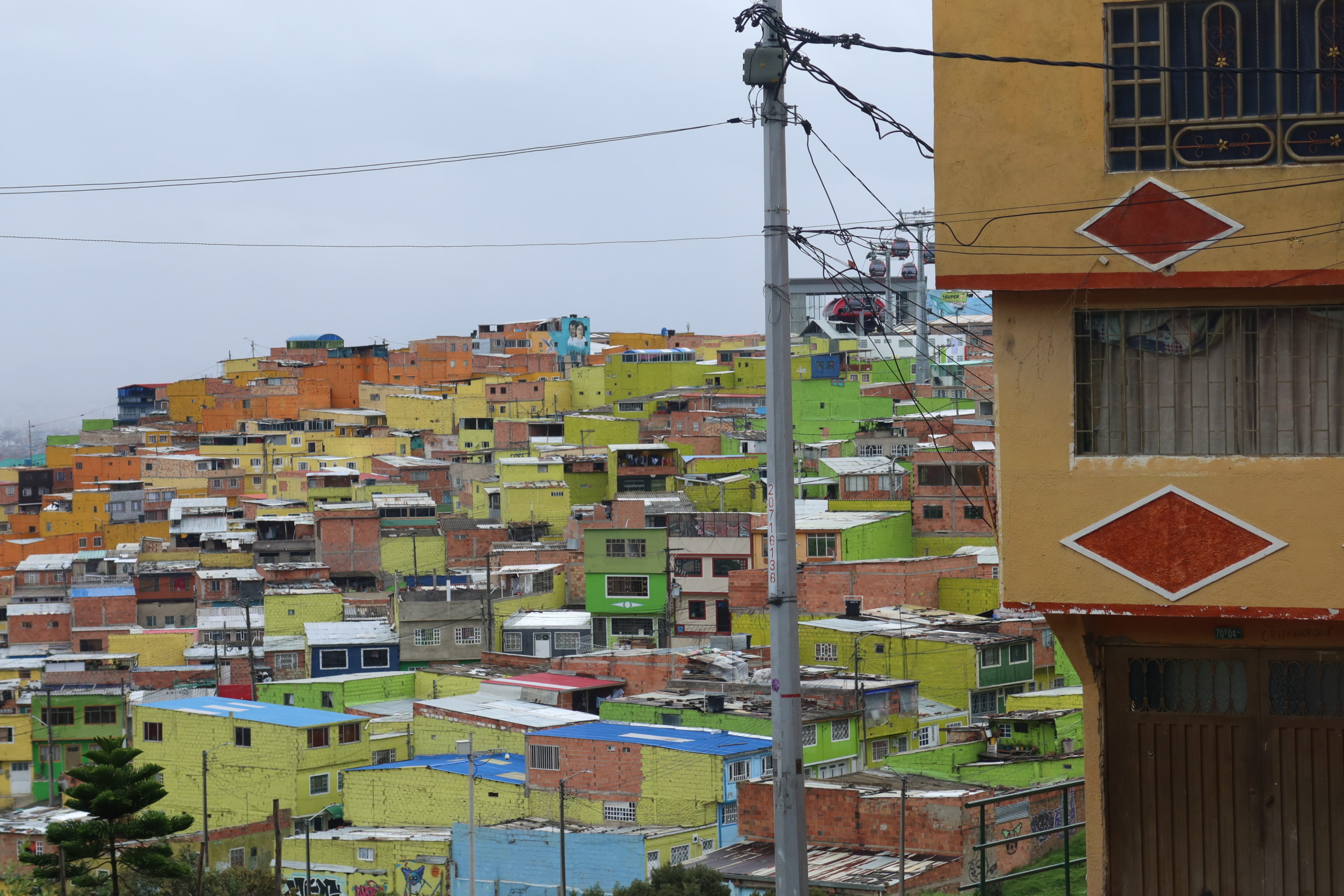Estudios de línea base sobre movilidad sostenible y la mitigación del riesgo de inundaciones en Bogotá y Medellín