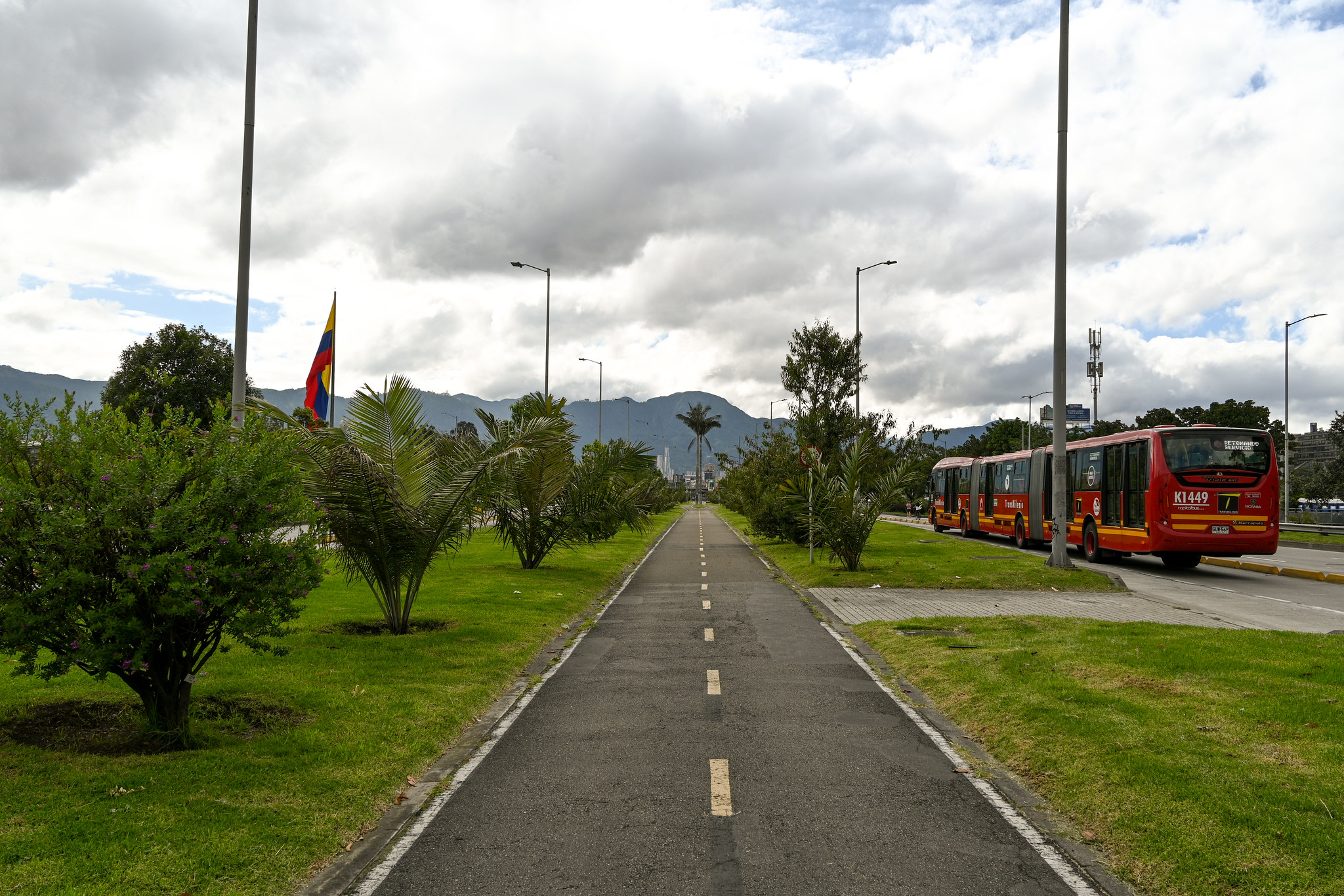 Caminar para habitar: lo que revela un piloto sobre la caminata contemplativa de las mujeres en Bogotá