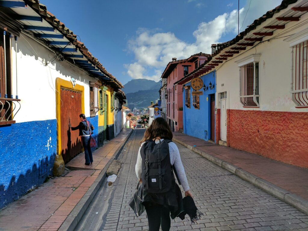 Caminar para habitar: lo que revela un piloto sobre la caminata contemplativa de las mujeres en Bogotá